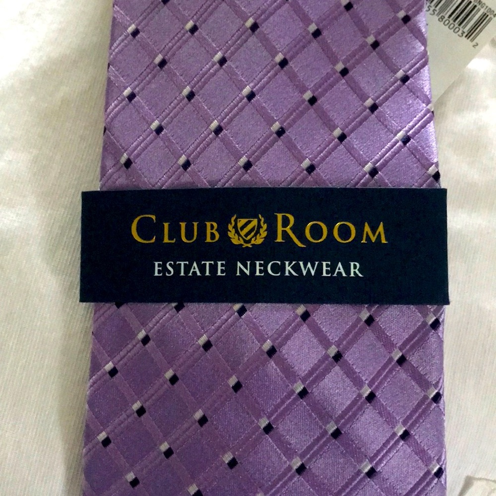 NWT. Club room Men’s tie. Purple diamond pattern. Gorgeous!!